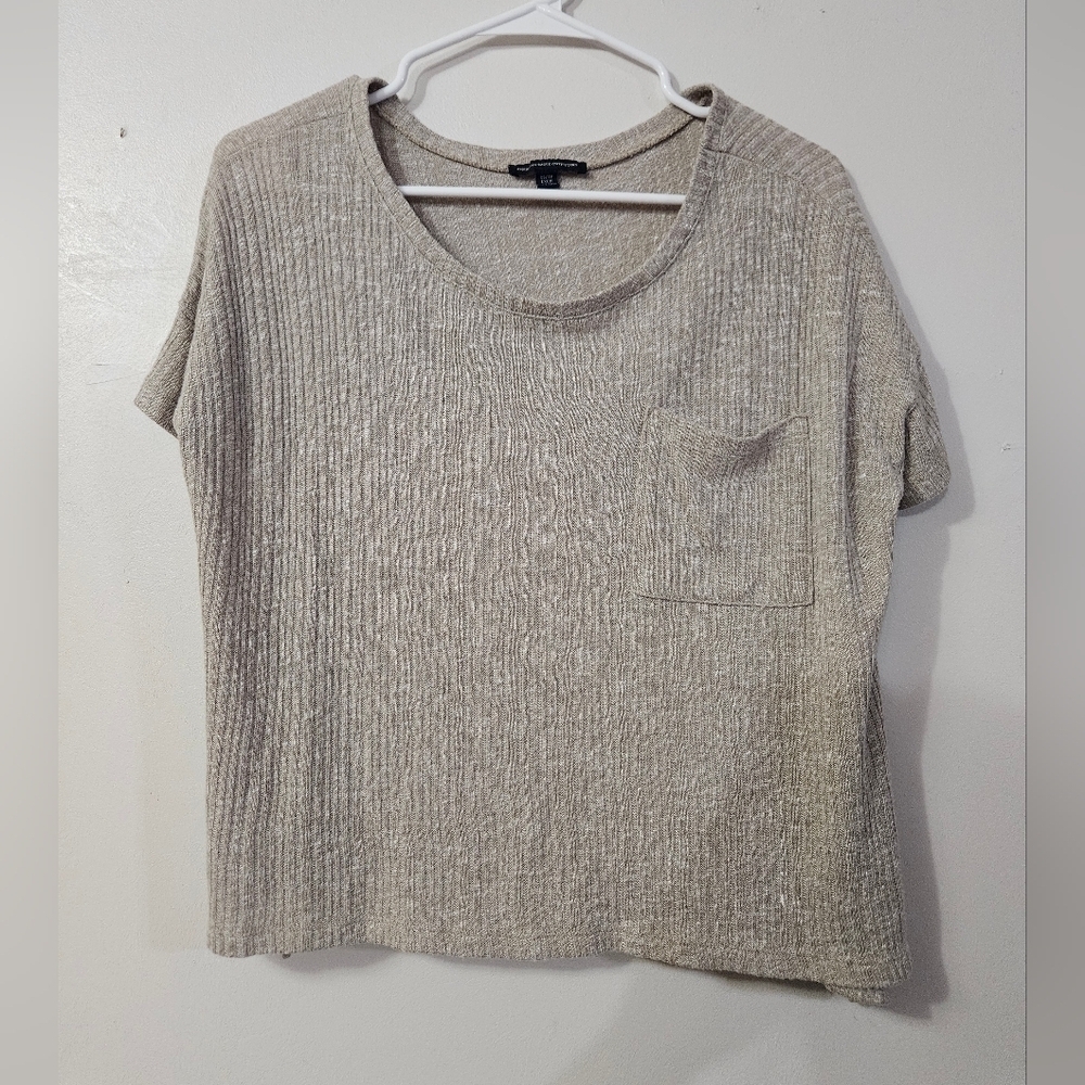American eagle outfitters ribbed knit with front pocket!